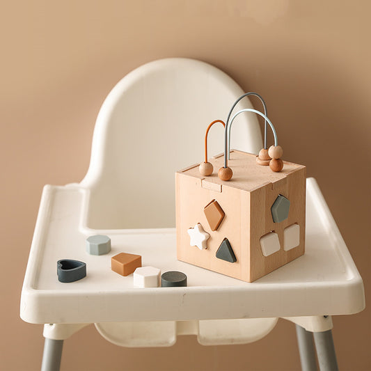 Activity cube in wood